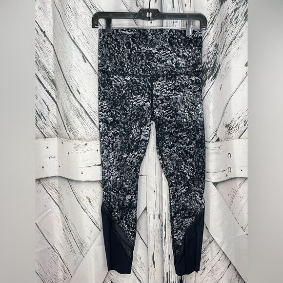 Lululemon Wunder Under HR 3 Cropped Leggings 6 - Picture 2 of 5